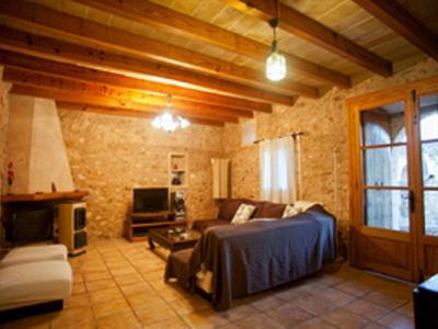 Enorme casa de pueblo con piscina y patio junto a Campos en una agrupación de viviendas - DH 24