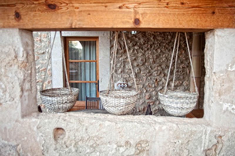 Enorme casa de pueblo con piscina y patio junto a Campos en una agrupación de viviendas - DH 24