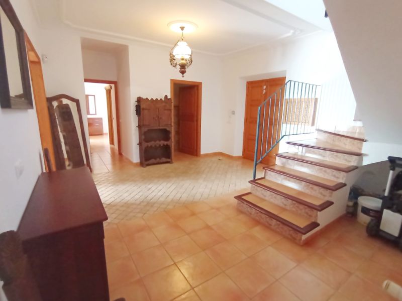 Enorme teilmöblierte FInca mit Ölheizung, Pool und Meerblick bei Porto Colom--- F 181