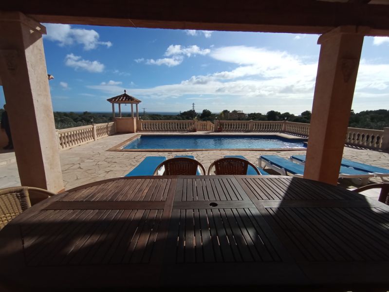 Enorme teilmöblierte FInca mit Ölheizung, Pool und Meerblick bei Porto Colom--- F 181