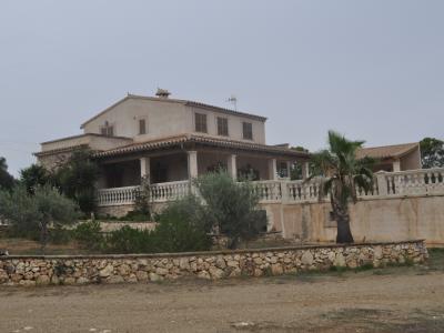 Enorme teilmöblierte FInca mit Ölheizung, Pool und Meerblick bei Porto Colom--- F 181