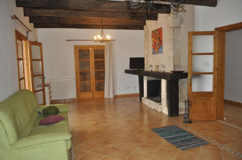 Enorme teilmöblierte FInca mit Ölheizung, Pool und Meerblick bei Porto Colom--- F 181