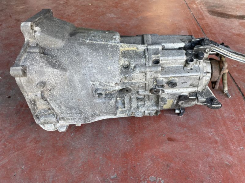 Ersatzteillos BMW 525TSD E34 Getriebe, Wellen, komplette Zentralwelle