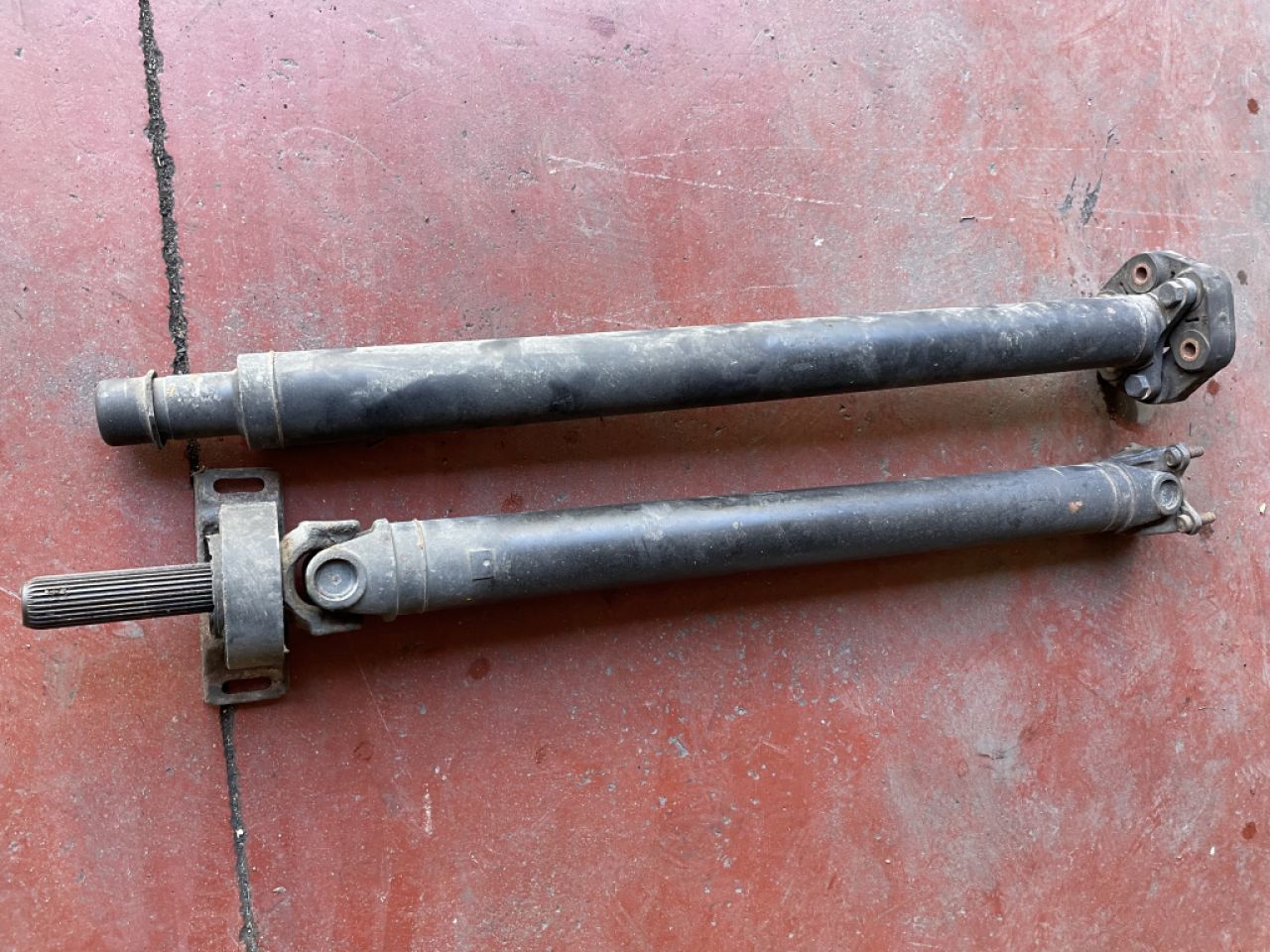 Ersatzteillos BMW 525TSD E34 Getriebe, Wellen, komplette Zentralwelle