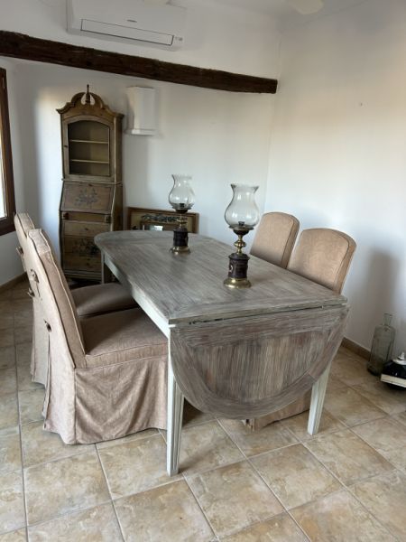 Esstisch aus Holz 145 cm, ausgeklappt 240 cm (oval) – für 4 bis 6 Personen