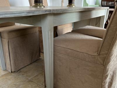 Esstisch aus Holz 145 cm, ausgeklappt 240 cm (oval) – für 4 bis 6 Personen