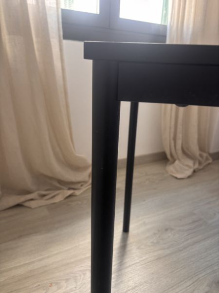 Mesa de comedor IKEA marrón oscuro