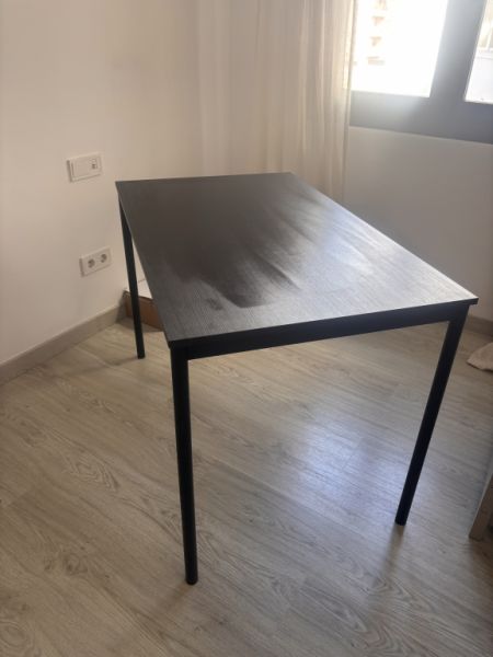 Mesa de comedor IKEA marrón oscuro