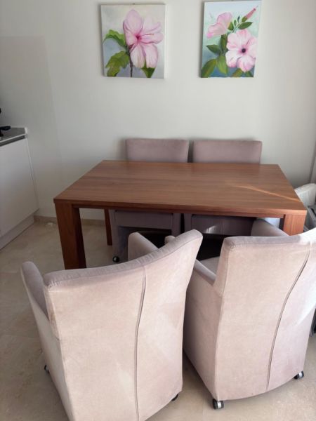 Esstisch mit 4 Sesseln (mit Rollen) — Camp de Mar, Mallorca — Nur Abholung