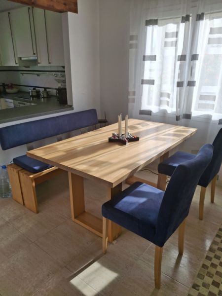 Mesa de comedor con banco y sillas - Madera maciza
