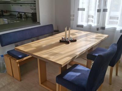 Mesa de comedor con banco y sillas - Madera maciza
