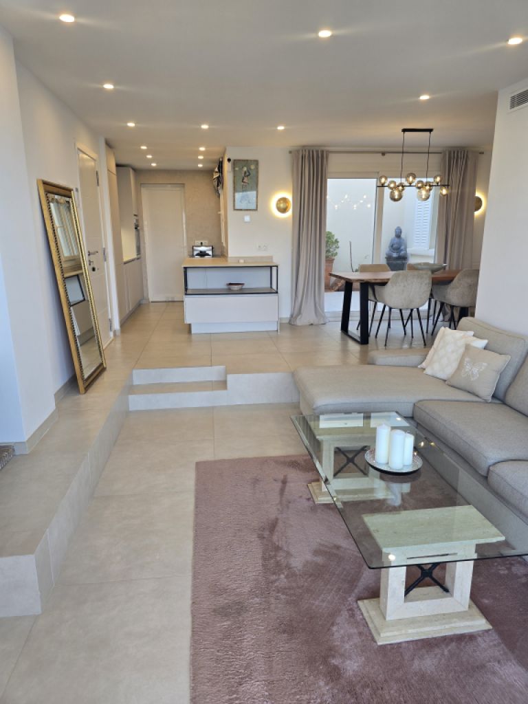 Exclusive Meerblick Wohnung in Santa Ponsa 2 SZ, 2 Bäder neu renoviert