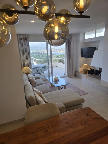 Exclusive Meerblick Wohnung in Santa Ponsa 2 SZ, 2 Bäder neu renoviert