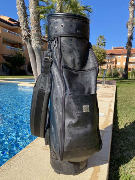Exclusivo bolso de golf de diseño MCM