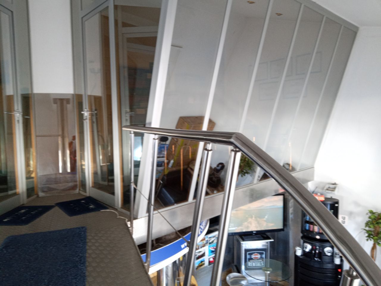 Existenz Yacht & Immobilien Broker Büro Werkstatt abzugeben