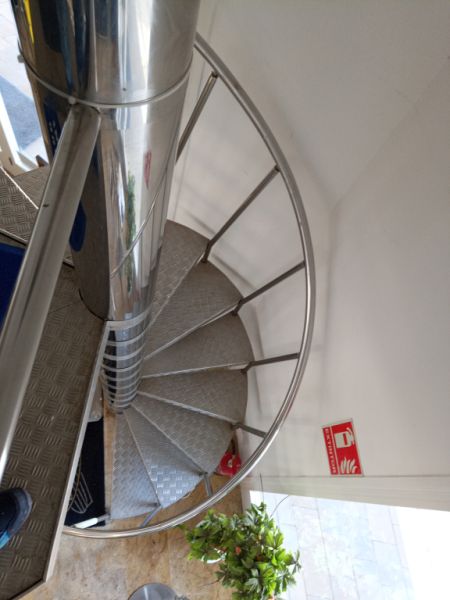 Existenz Yacht & Immobilien Broker Büro Werkstatt abzugeben