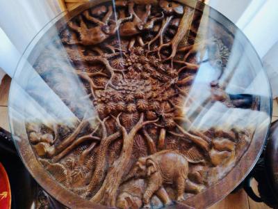 EXKLUSIV:   Massive Tropenholz Sitzgarnitur - 4 Stühle und 1 Tisch