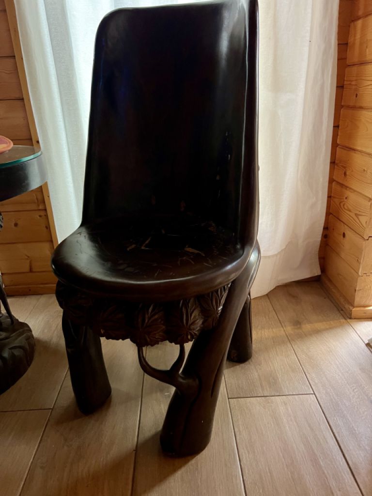 EXKLUSIV:   Massive Tropenholz Sitzgarnitur - 4 Stühle und 1 Tisch