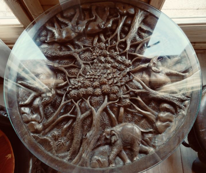 EXKLUSIV:   Massive Tropenholz Sitzgarnitur - 4 Stühle und 1 Tisch