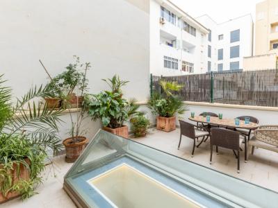 EXCLUSIVA: Casa residencial con licencia vacacional y local en Puerto Alcudia