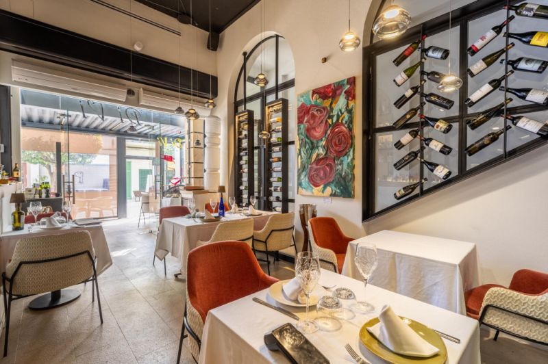 EXCLUSIVA: Casa residencial con licencia vacacional y local en Puerto Alcudia