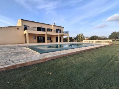 Exclusiva y elegante finca de 2 plantas con todos los extras cerca de Campos-Felanitx -- F 50