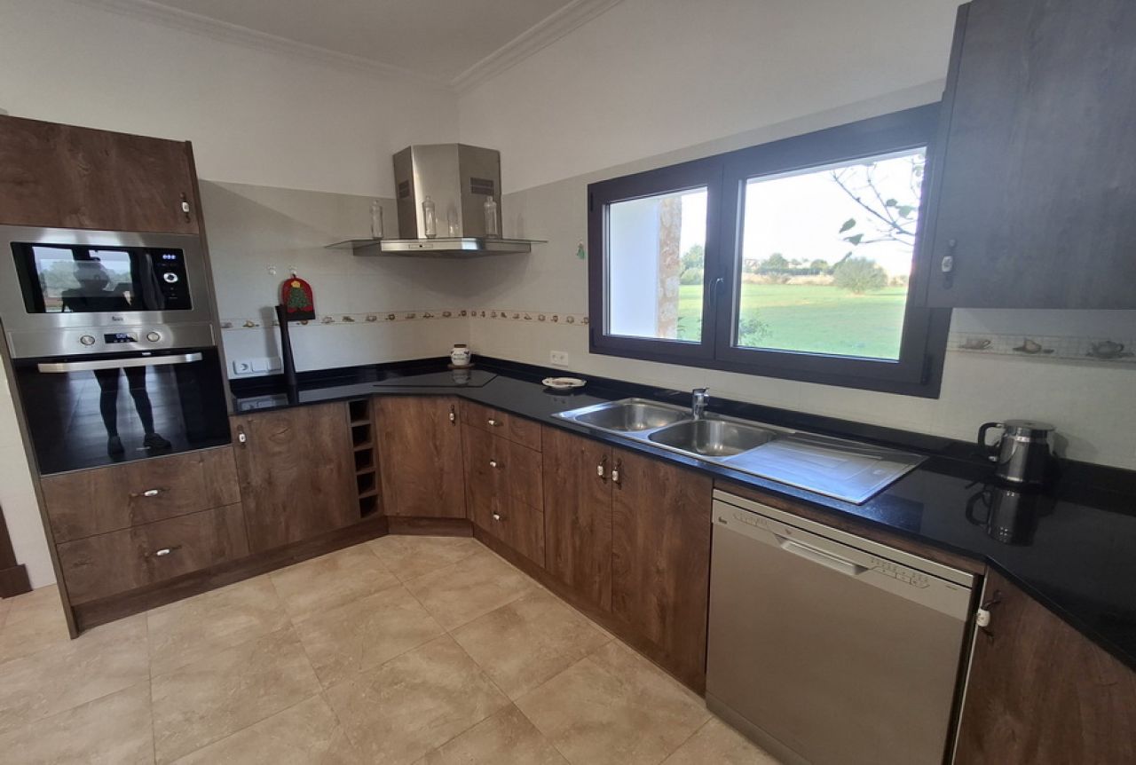 Exclusiva y elegante finca de 2 plantas con todos los extras cerca de Campos-Felanitx -- F 50