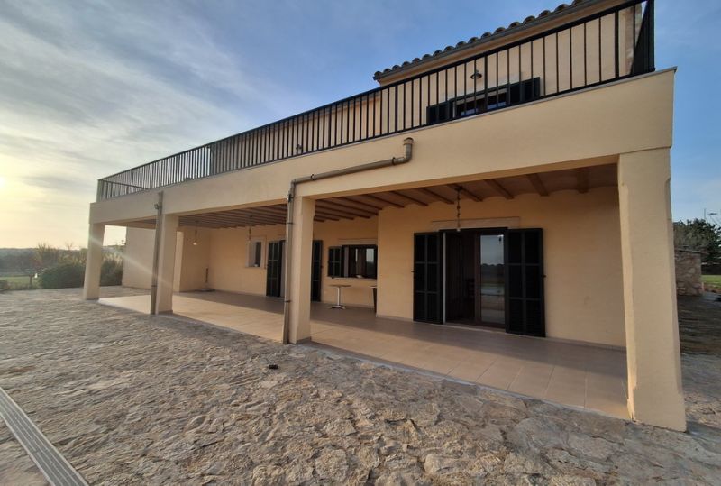 Exclusiva y elegante finca de 2 plantas con todos los extras cerca de Campos-Felanitx -- F 50