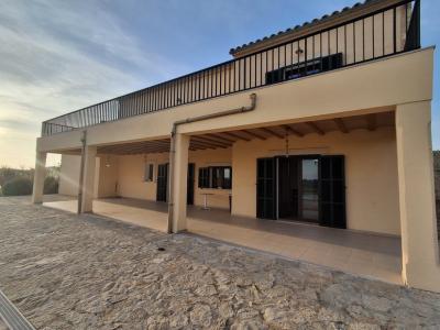 Exclusiva y elegante finca de 2 plantas con todos los extras cerca de Campos-Felanitx -- F 50