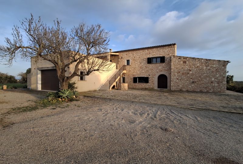 Exclusiva y elegante finca de 2 plantas con todos los extras cerca de Campos-Felanitx -- F 50