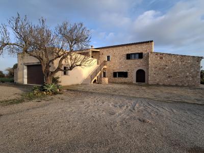 Exclusiva y elegante finca de 2 plantas con todos los extras cerca de Campos-Felanitx -- F 50