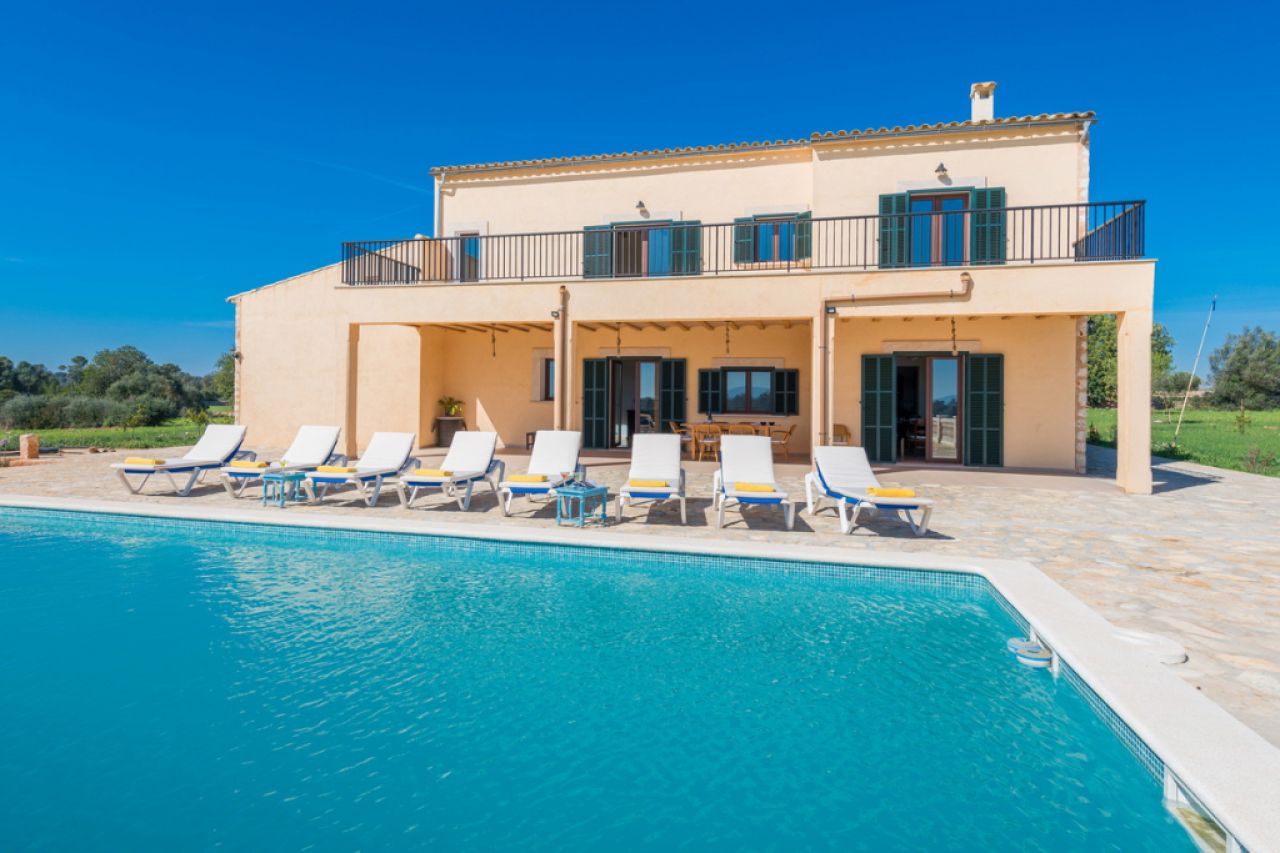 Exclusiva y elegante finca de 2 plantas con todos los extras cerca de Campos-Felanitx -- F 50