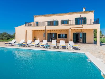 Exclusiva y elegante finca de 2 plantas con todos los extras cerca de Campos-Felanitx -- F 50