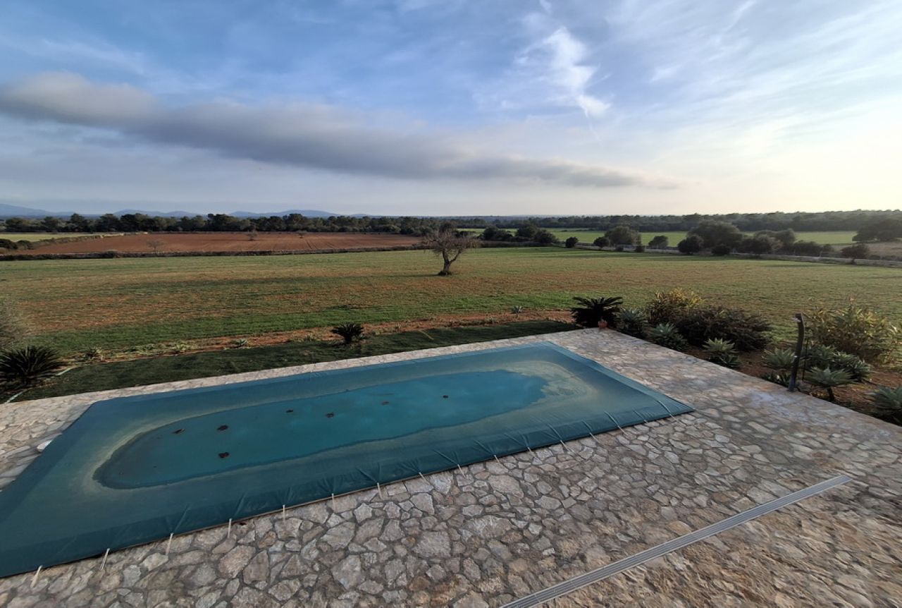 Exclusiva y elegante finca de 2 plantas con todos los extras cerca de Campos-Felanitx -- F 50