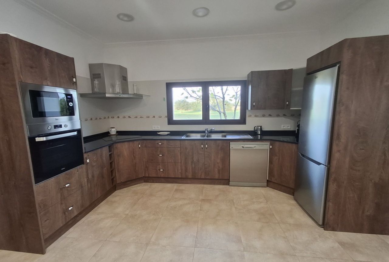 Exclusiva y elegante finca de 2 plantas con todos los extras cerca de Campos-Felanitx -- F 50