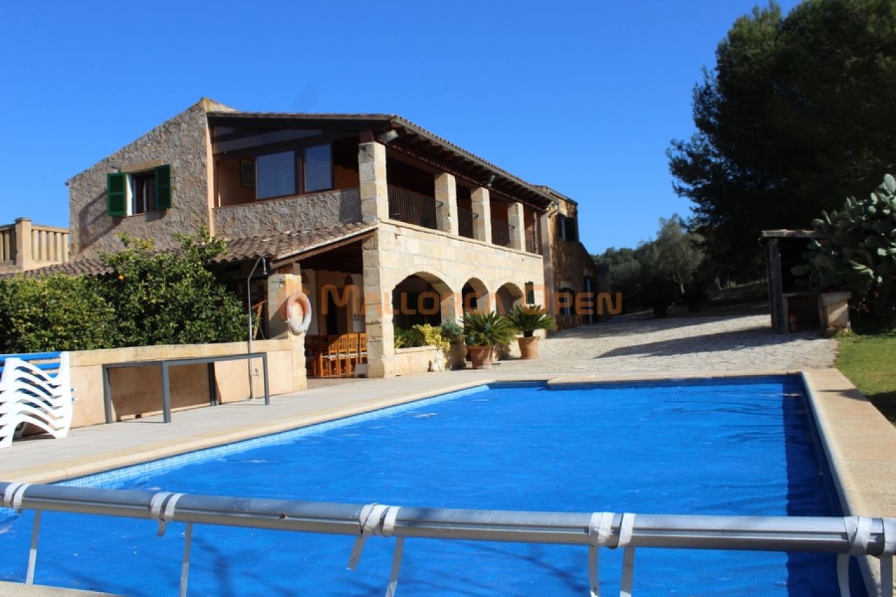 Fantastisches Haus zum Verkauf mit Gästewohnung zwischen Manacor und Alcudia