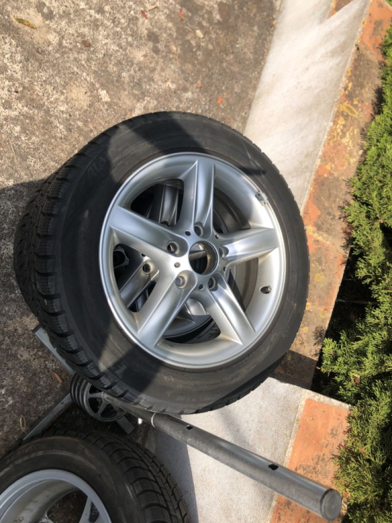 Llantas + neumáticos más viejos