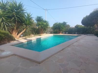 Ferien 2027: 2 Etagenchalet mit Pool, Terrassen, AC in ruhiger Lage von Cala LLombards -- CH 10 FZ