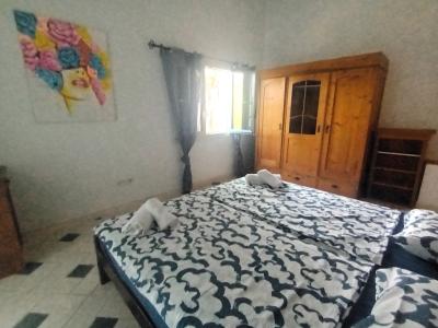 Ferien 2027: 2 Etagenchalet mit Pool, Terrassen, AC in ruhiger Lage von Cala LLombards -- CH 10 FZ