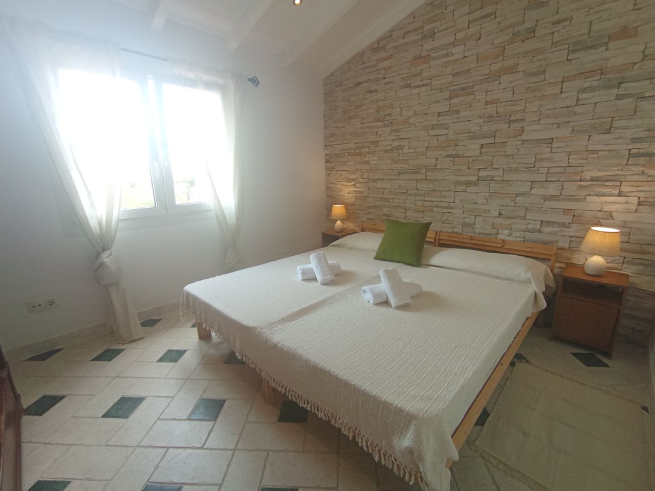 Ferien 2027: 2 Etagenchalet mit Pool, Terrassen, AC in ruhiger Lage von Cala LLombards -- CH 10 FZ