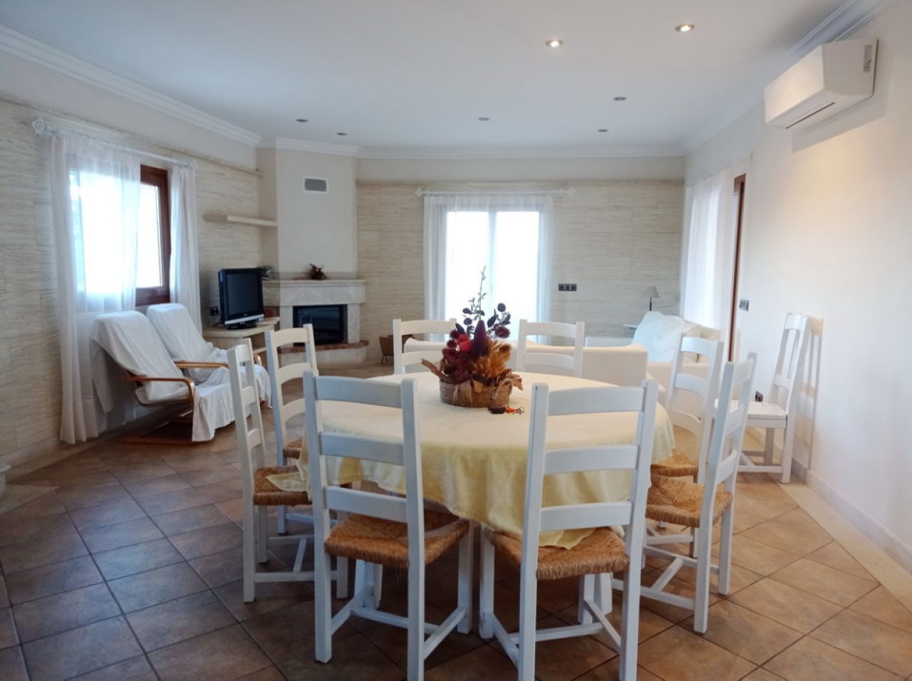 FERIEN IM SÜDOSTEN: Grosse und elegante Finca mit allen Extras bei Ses Salines - Colonia - F 37 FZ