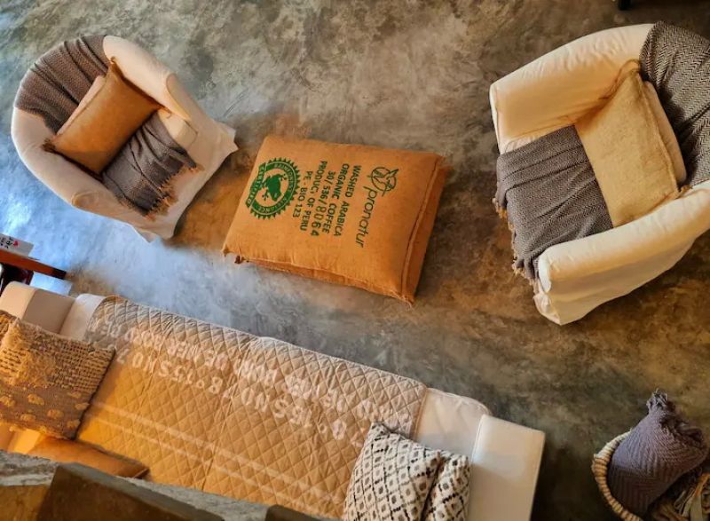 VACACIONES: Moderna casa de pueblo con patio y terraza en Es LLombards - DH 12 FZ