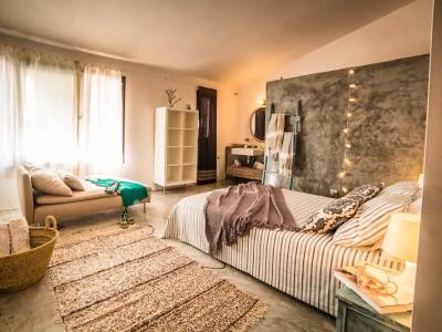 VACACIONES: Moderna casa de pueblo con patio y terraza en Es LLombards - DH 12 FZ