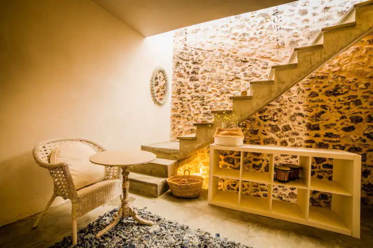 VACACIONES: Moderna casa de pueblo con patio y terraza en Es LLombards - DH 12 FZ