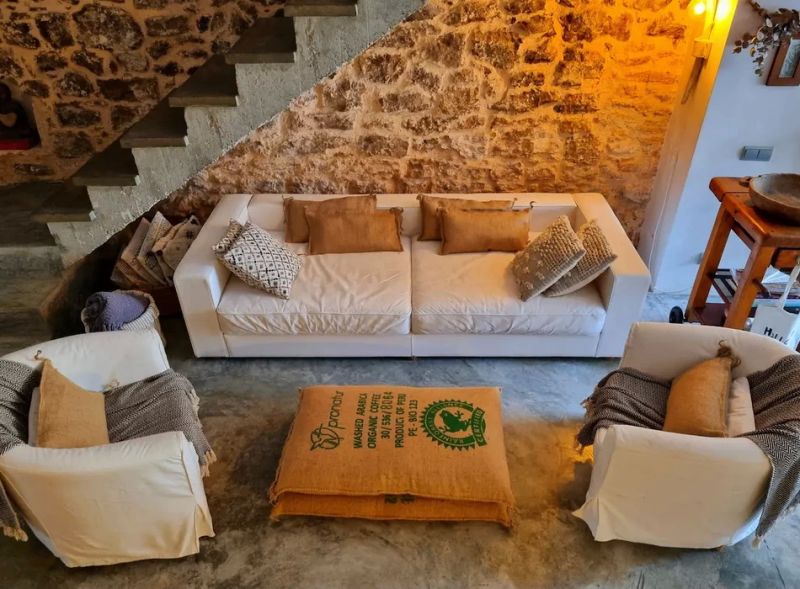 VACACIONES: Moderna casa de pueblo con patio y terraza en Es LLombards - DH 12 FZ