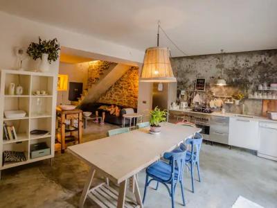 VACACIONES: Moderna casa de pueblo con patio y terraza en Es LLombards - DH 12 FZ