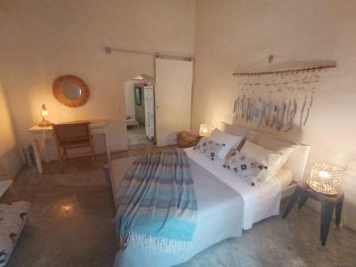 Ferienvermietung eines schönen Dorhauses mit Innenhof und Terrasse in Es LLombards --- DH 12 FZ