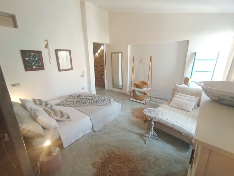 Ferienvermietung eines schönen Dorhauses mit Innenhof und Terrasse in Es LLombards --- DH 12 FZ