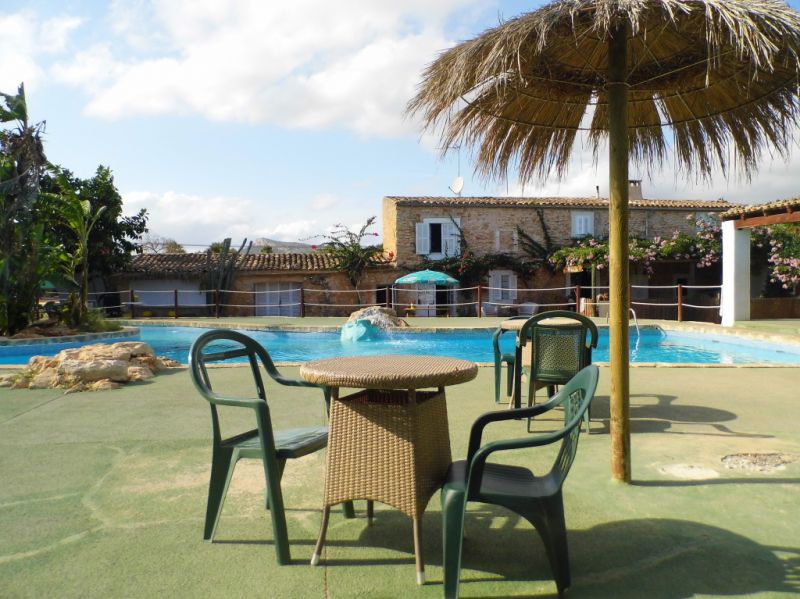 Finca mit 23 Plätzen / Lizenz mit Pool und vielen Extras bei Cala de Mallorca ---- F 50 CM