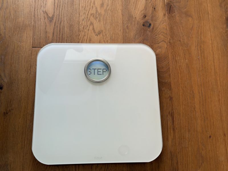 FitBit Aria white – intelligent personal scale with WiFi